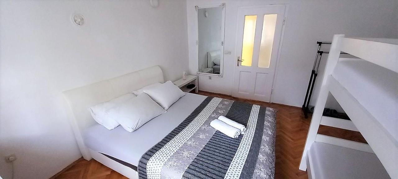 Apartment Tiger Lily موستار المظهر الخارجي الصورة